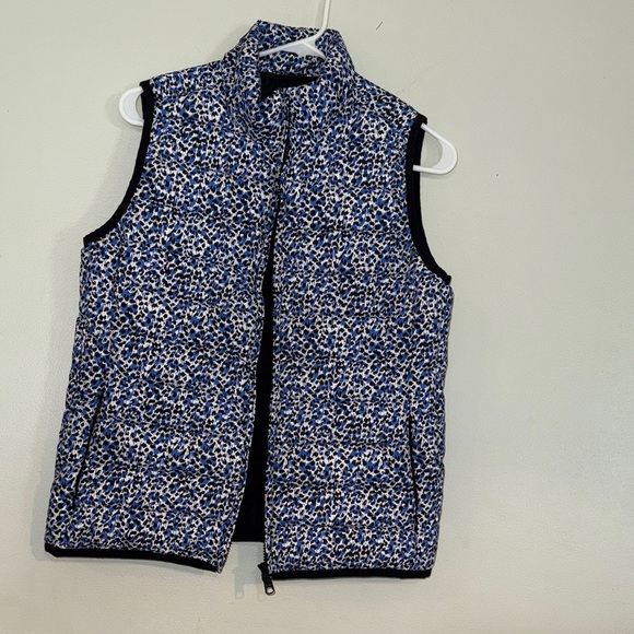 J. Crew Quilted Women’s Vest with Blue and White Pattern Size Small - Picture 2 of 7
